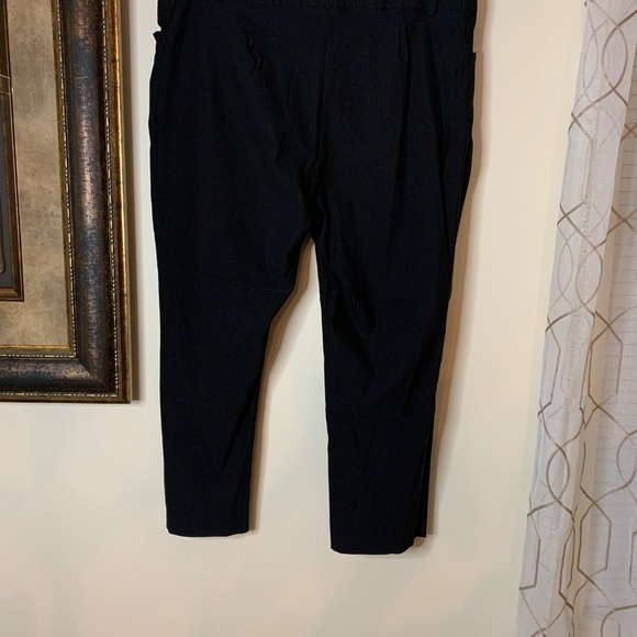 Ashley Stewart Black Crop Pants, Size 18 - Picture 3 of 7